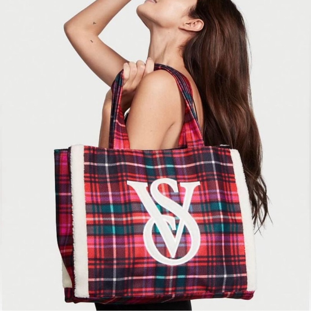 NEW! Victoria’s Secret Plaid Fur-trimmed Tote Bag in original pkg